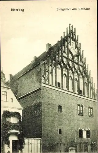 Ak Jüterbog Brandenburg, Ziergiebel am Rathaus