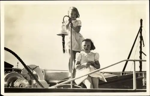 Ak Prinzessin Beatrix der Niederlande, Prinzessin Irene, An Bord von Schiff Piet Hein, 1946