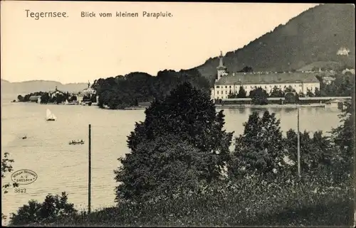 Ak Tegernsee in Oberbayern, Blick vom kleinen Parapluie, Kirche