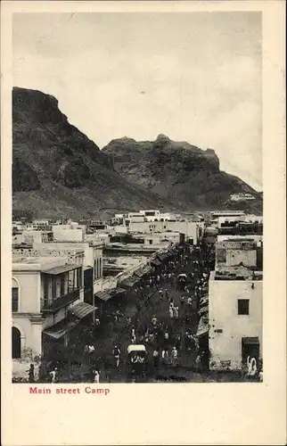 Ak Aden Jemen, Main Street Camp, Hauptstraße mit Verkäufen, Berg