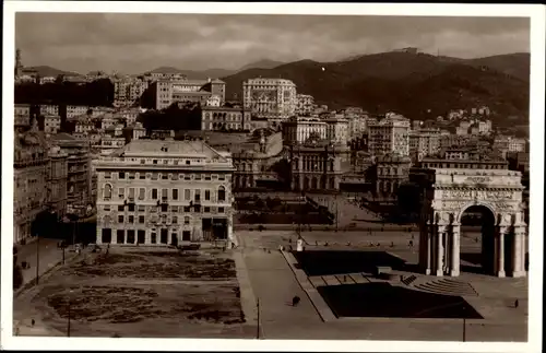 Ak Genova Genua Liguria, Piazza della Vittorio e Monumento al Caduti in Guerra