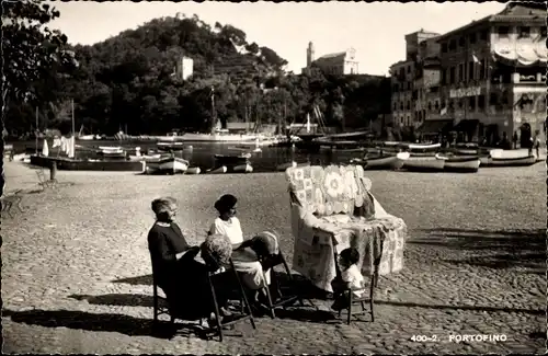 Ak Portofino Liguria, Straßenpartie, Boote am Ufer