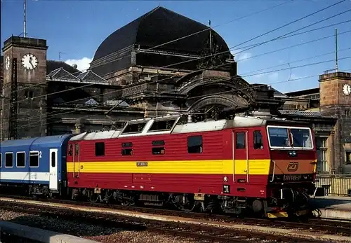 Ak Elektro-Zweisystem-Lokomotive 372 008-3, Tschechische Eisenbahnen, EC 175 Hungaria, Hbf. Dresden