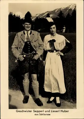 Ak Geschwister Sepperl und Lieserl Huber aus Schliersee in Tracht, Lederhose, Dirndl