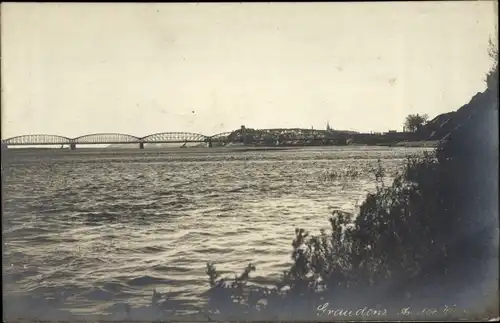 Ak Grudziądz Graudenz Westpreußen, Brücke, Wasserpartie