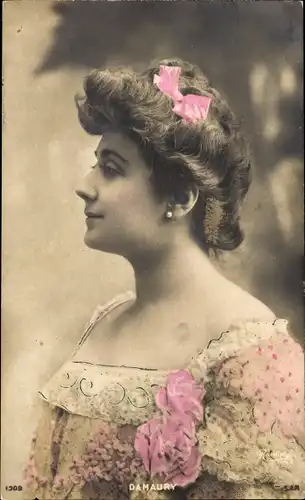 Ak Schauspielerin Da Maury, Portrait, Schleife, Blumen