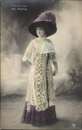 Ak Schauspielerin, Portrait, Costume de Paris, Hut