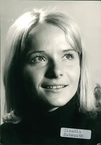 Ak Schauspielerin Claudia Butenuth, Portrait