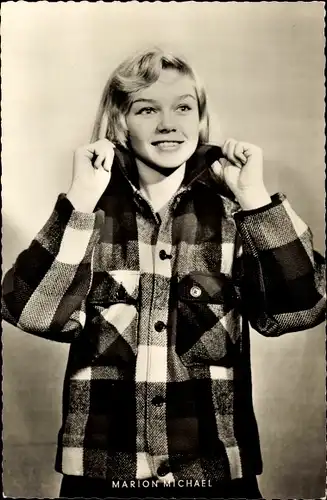 Ak Schauspielerin Marion Michael, Portrait