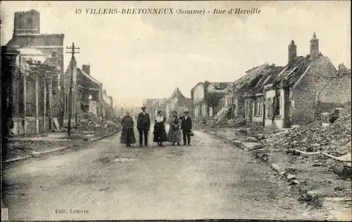 Ak Villers Bretonneux Somme, Rue d’Herville, Ruinen