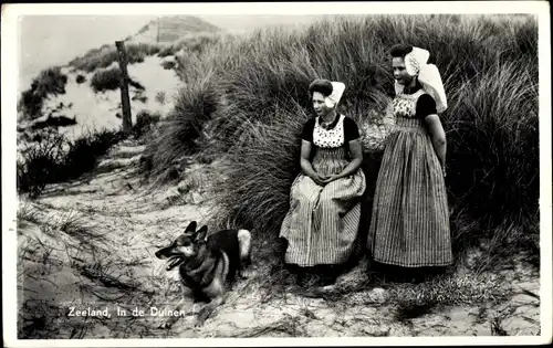 Ak Zeeland Niederlande, Niederländische Volkstrachten, In de Duinen
