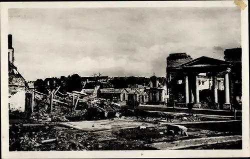Ak Maubeuge Nord, Place d'Armes, Ruines