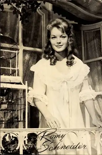 Ak Schauspielerin Romy Schneider, Portrait als Christine