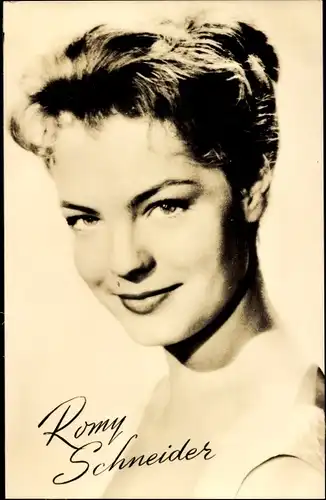 Ak Schauspielerin Romy Schneider, Portrait