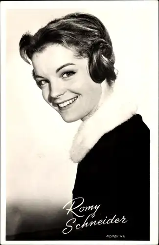 Ak Schauspielerin Romy Schneider, Portrait