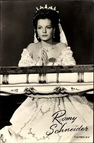 Ak Schauspielerin Romy Schneider, Portrait,  in Sissi, die junge Kaiserin