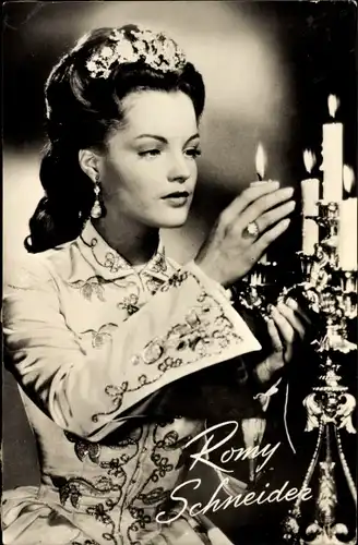 Ak Schauspielerin Romy Schneider, Portrait, Sissi die junge Kaiserin, Filmszene