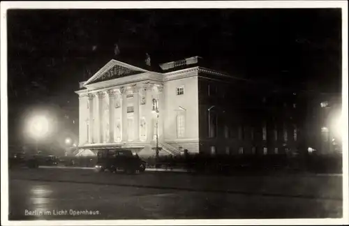 Ak Berlin Mitte, Opernhaus, im Licht