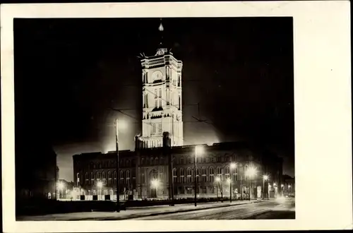 Ak Berlin, Rathaus bei Nacht