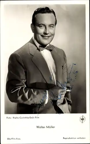 Ak Schauspieler Walter Müller, Portrait, Autogramm, Zigarette