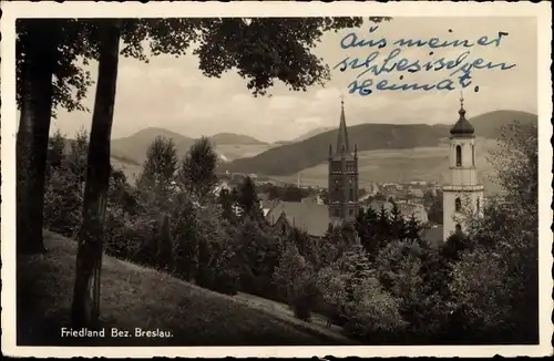 Ak Mieroszów Friedland Bezirk Breslau Niederschlesien, Gesamtansicht, Kirche