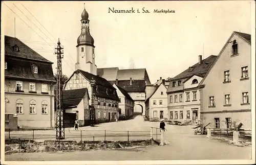 Ak Neumark in Sachsen, Marktplatz, Kirchturm