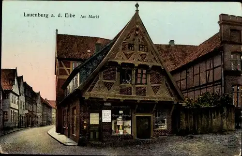 Ak Lauenburg an der Elbe, Am Markt, Fachwerkhaus, Geschäft