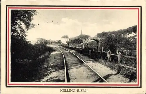 Passepartout Ak Kellinghusen in Holstein, Teilansicht, Bahnstrecke