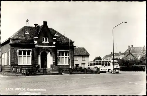 Ak Lage Mierde Nordbrabant, Rathaus, Bus