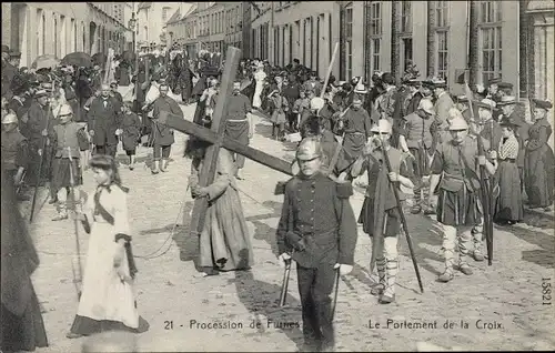 Ak Furnes Westflandern, Procession, Le Portement de la Croix