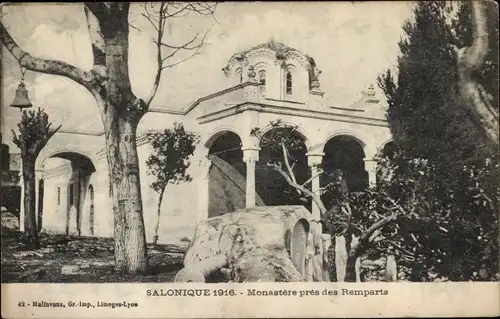 Ak Thessaloniki Griechenland, Kloster von der Stadtmauer gesehen