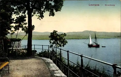 Ak Lovrana Lovran Laurana Kroatien, Strandweg, Boot