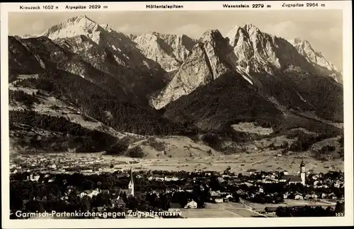 Ak Garmisch Partenkirchen in Oberbayern, Gesamtansicht, Zugspitzmassiv