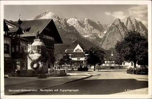 Ak Garmisch Partenkirchen in Oberbayern, Marktplatz mit Zugspitzgruppe