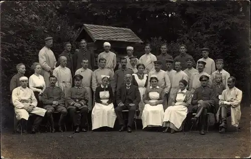 Foto Ak Gießen an der Lahn Hessen, Lazarett, Soldaten, Krankenschwestern