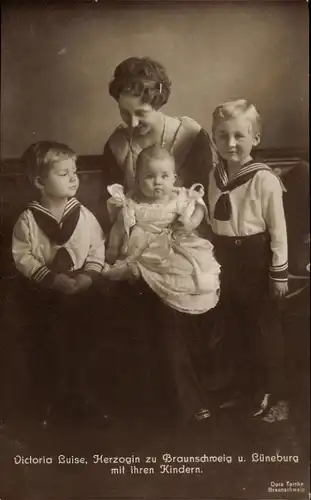 Ak Herzogin Viktoria Luise zu Braunschweig Lüneburg, Prinz Ernst August, Georg Wilhelm, Friederike