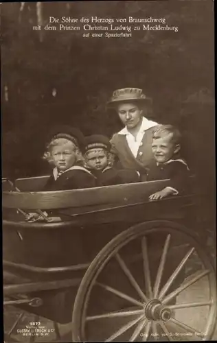 Ak Söhne des Herzogs von Braunschweig, Christian Ludwig zu Mecklenburg Schwerin, Kutsche