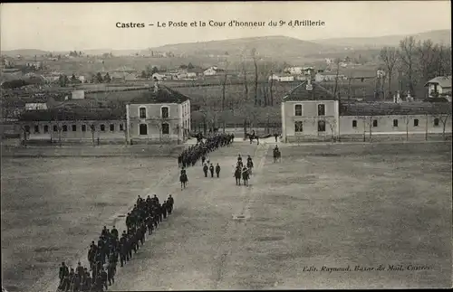 Ak Castres Tarn, Le Poste et la Cour d'honneur du 9. d'Artillerie