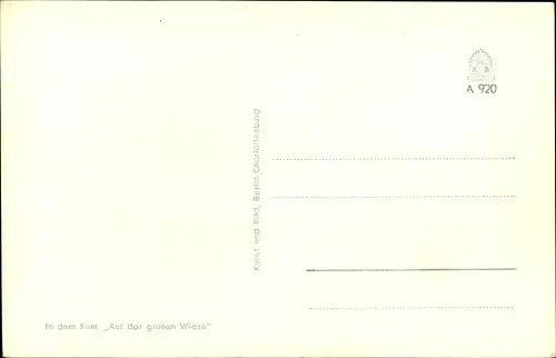 Ak Schauspielerin Lucie Englisch, Portrait, Autogramm,  Auf der grünen Wiese