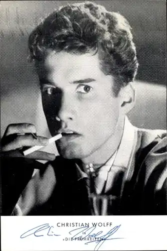 Ak Schauspieler Christian Wolff, Portrait, Autogramm, Zigarette, die Frühreifen