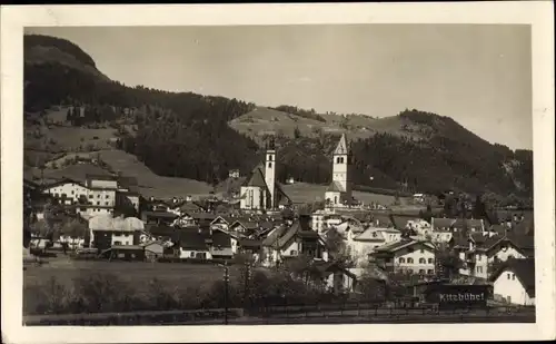 Foto Ak Kitzbühel in Tirol, Ortsansicht, Kirche