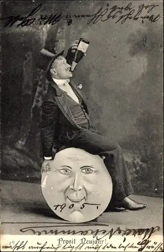 Ak Glückwunsch Neujahr, Mann trinkt Sekt, Mond