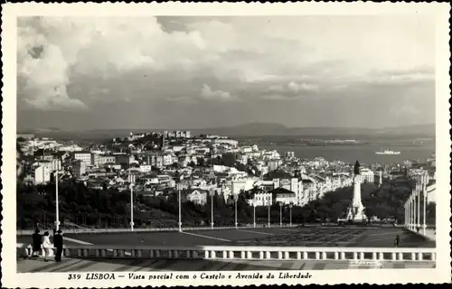 Ak Lisboa Lissabon Portugal, Vista parcial com o Castelo e Avenida da Liberdade
