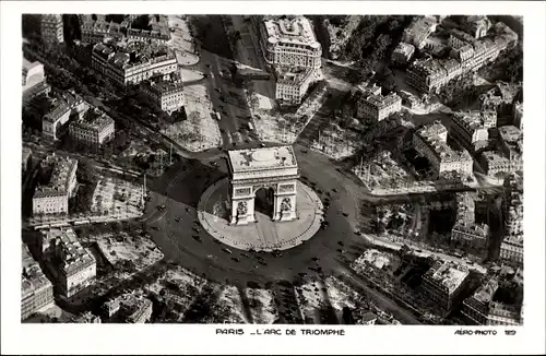 Ak Paris, Der Arc de Triomphe, Fliegeraufnahme, Triumphbogen