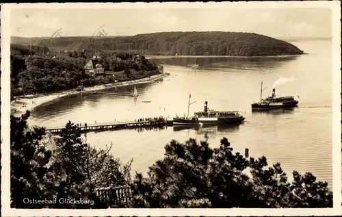 Ak Glücksburg an der Ostsee, Dampfer an der Anlegestelle