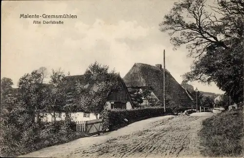 Ak Gremsmühlen Malente in Ostholstein, alte Dorfstraße