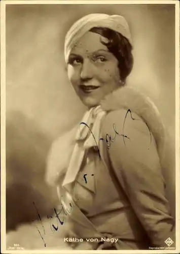 Ak Schauspielerin Kähte von Nagy, Portrait, Autogramm, Pelz, Kappe