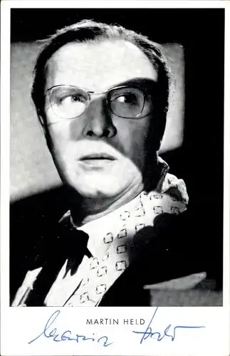 Ak Schauspieler Martin Held, Portrait, Autogramm, Film Alibi