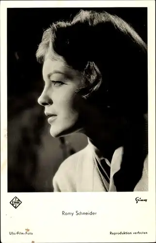 Ak Schauspielerin Romy Schneider, Portrait