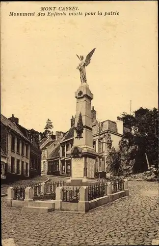 Ak Mont Cassel Nord, Monument des Enfants morts pour la patrie